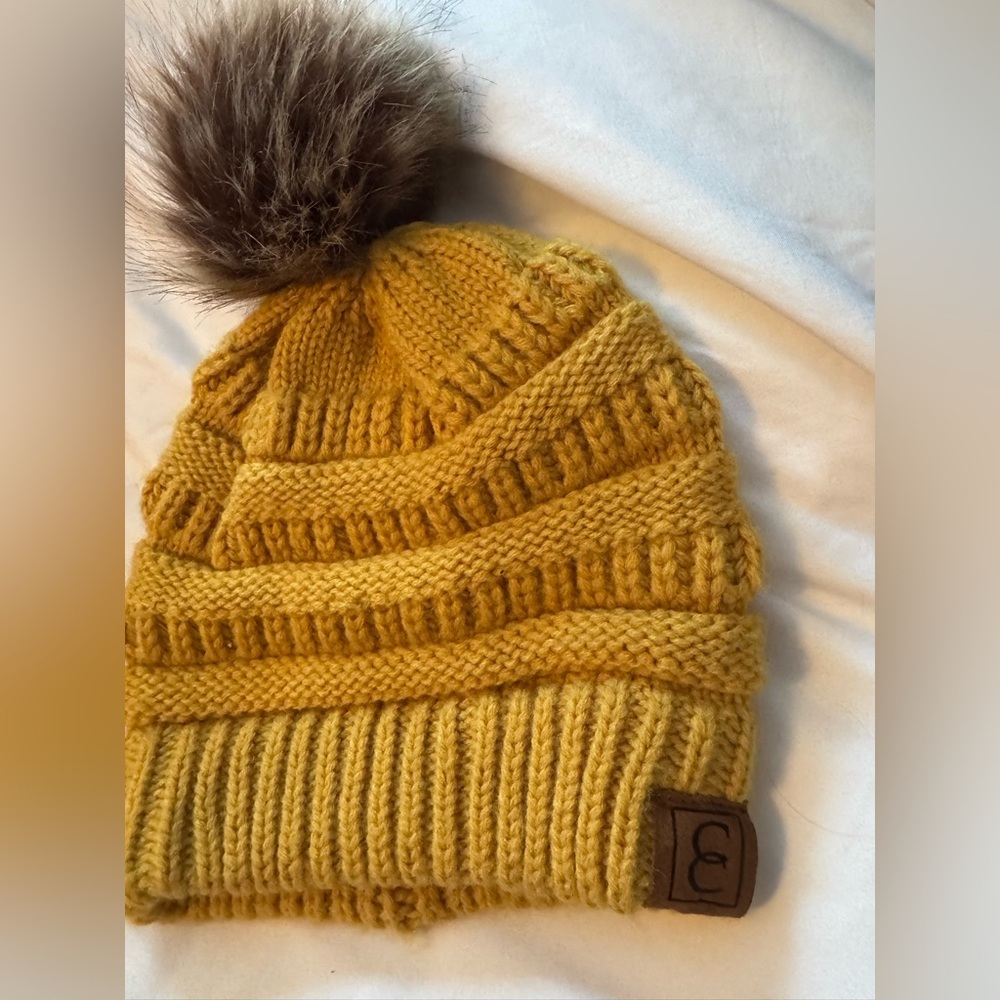 Beanie - Picture 2 of 3